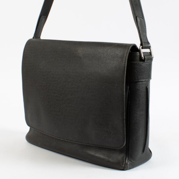Louis Vuitton Grey Taiga Roman MM Messenger Bag