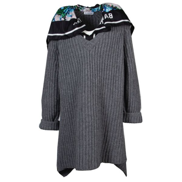 Shop safe online 100% authentic second hand Balenciaga Grey Knitted Scarf Sweater - Size 36 in very good condition at Labellov in Antwerp.