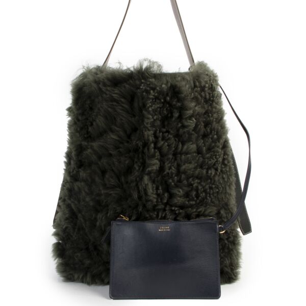 Shop safe online 100% authentic second hand Céline Sea Sangle Green Wool Shoulder Bag in very good condition at Labellov in Antwerp.