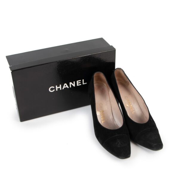 Chanel Fall/Winter 1996 Suede Square Toe Pumps - Size 38,5
