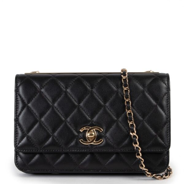 Shop safe online at Labellov in Antwerp this 100% authentic second hand Chanel Black Lambskin Wallet On Chain in very good condition at the right price. 