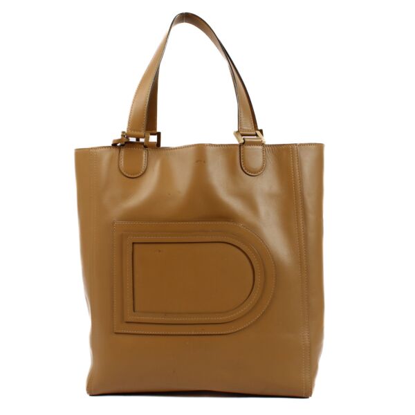 Buy safe Delvaux designer vintage online. ○ Labellov ○ Buy