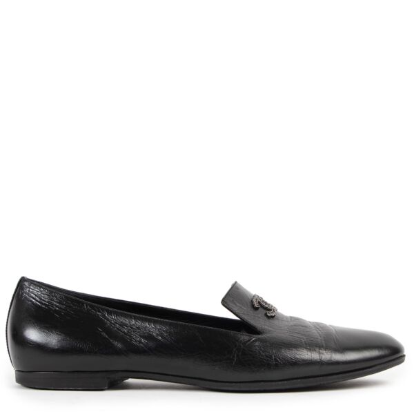 Shop now for your pre-loved, 100% authentic Chanel shoes, at Labellov.