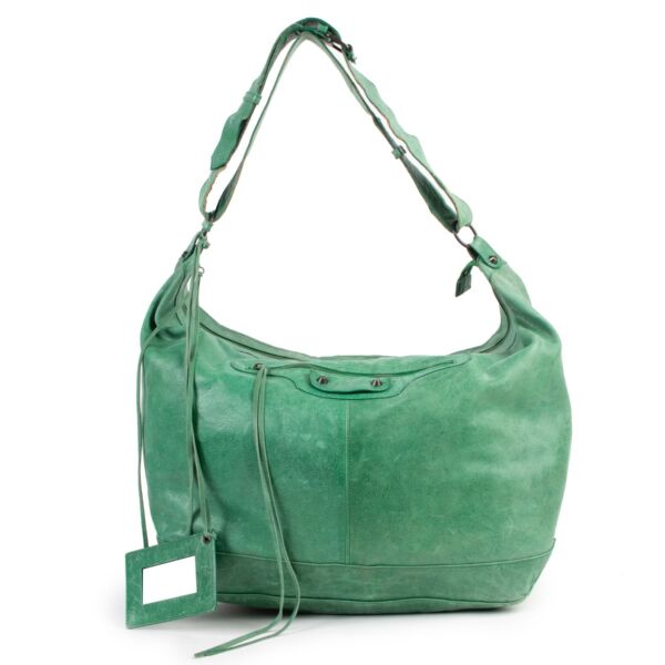 Second hand authentic Balenciaga Green Lambskin Courier Bag at Labellov