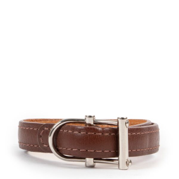 Delvaux Brown Leather Bracelet
Buy this must-have here safely!