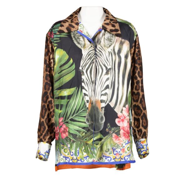 Shop safe online at Labellov in Antwerp, Brussels and Knokke this 100% authentic second hand Dolce & Gabbana Multicolor Zebra and Leopard Silk Top - Size 36