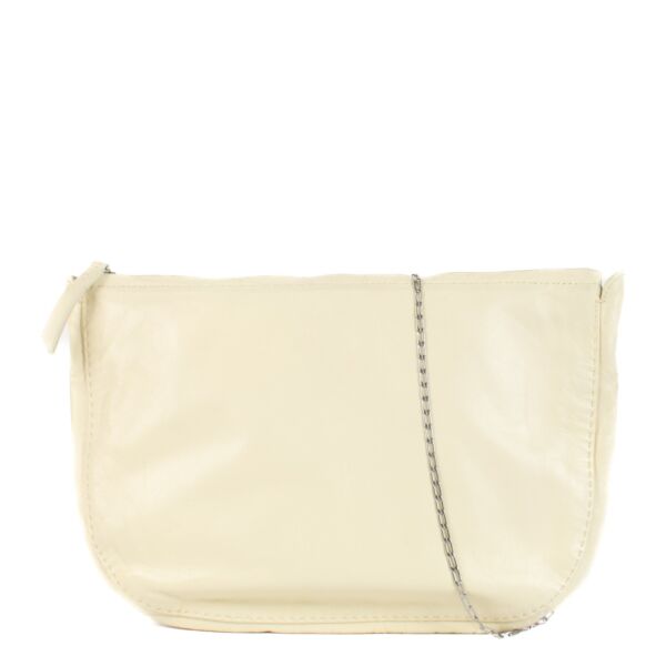Shop 100% authentic secondhand Celine White Chain Bag on Labellov.com