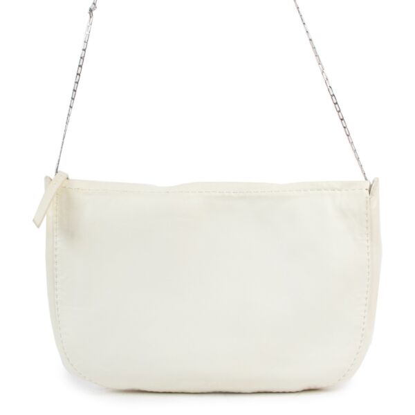 Shop safe online at Labellov in Antwerp this 100% authentic second hand Celine White Nappa Lambskin Chain Crossbody Bag