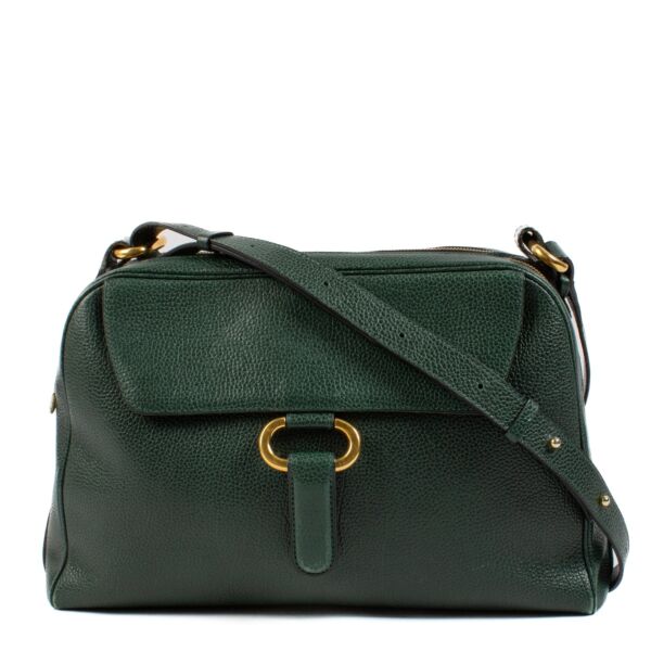 Shop safe online at Labellov in Antwerp, Brussels and Knokke this 100% authentic second hand Delvaux Vintage Green Leather Crossbody. 