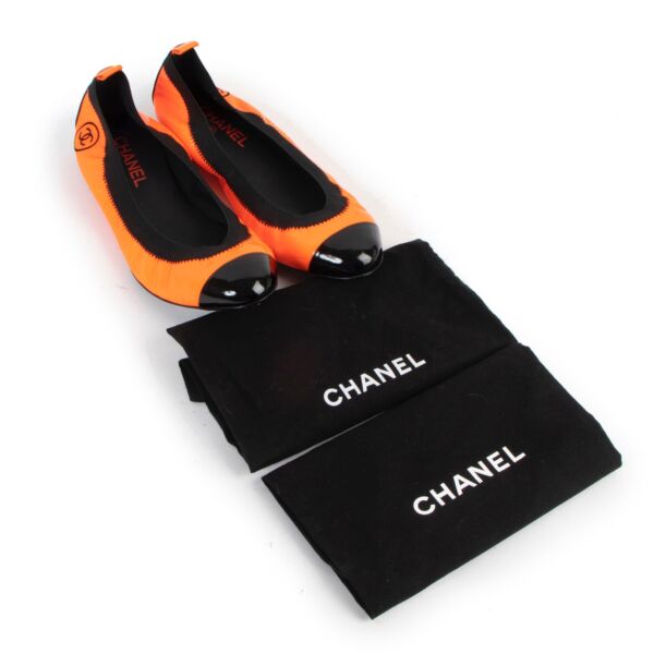 Chanel Orange Patent Ballerina Flats - size 39
