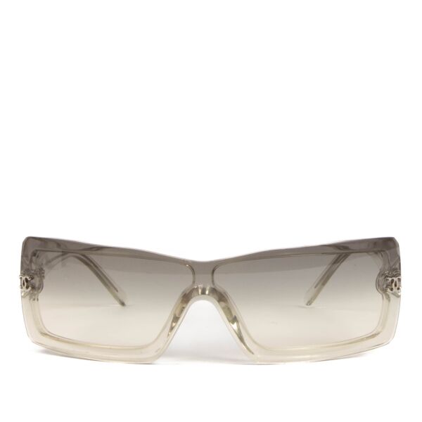 Shop safe online at Labellov in Antwerp, Brussels and Knokke these 100% authentic second hand Chanel Transparent Acetate 5067 Sunglasses