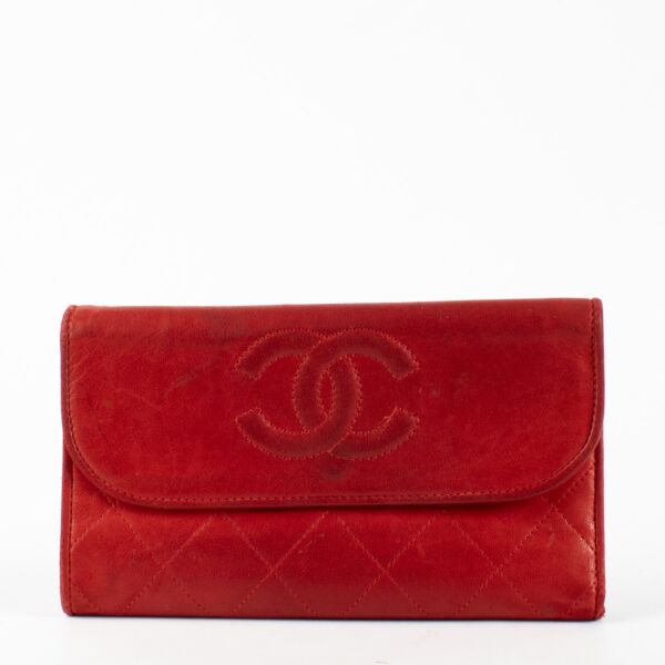 Authentic preloved Chanel Red Vintage Timeless CC Wallet on Labellov.com