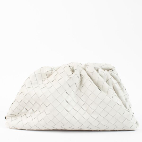 Authentic second hand Bottega Veneta White Pouch Clutch Labellov.com