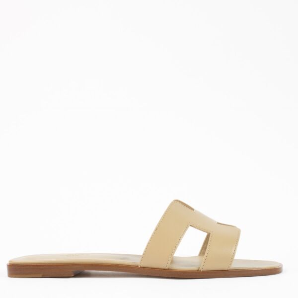 Authentic second hand Hermès Beige Lin Oran Sandals - Size 41 on Labellov.com 