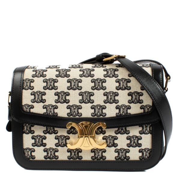 Celine Black Canvas Classique Triomphe Bag vfor the best price at Labellov secondhand luxury in Antwerp and Knokke. Wij kopen en verkopen steeds aan de beste prijs bij Labellov. 