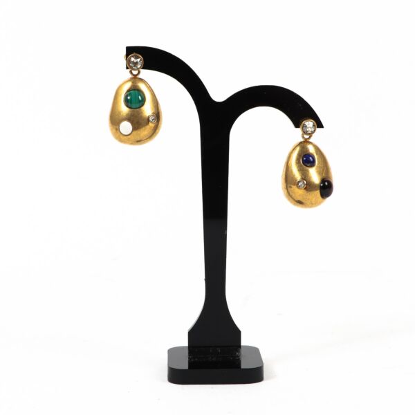 Shop safe online at Labellov in Antwerp these 100% authentic second hand Céline Gold Drop Earrings
