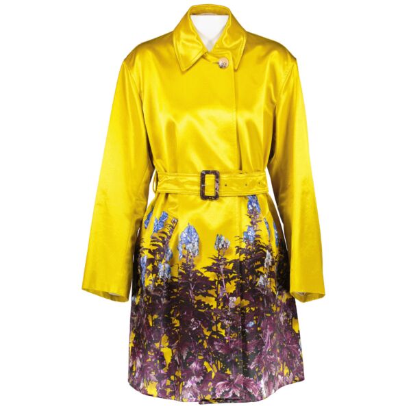 Dries Van Noten Yellow  Printed Trench Coat - size 36 for the best price at Labellov secondhand luxury in Antwerp.