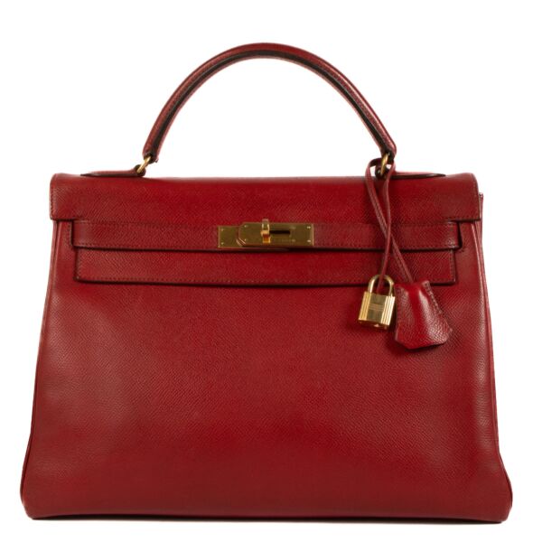 We buy and sell your designer bags such as this Hermès Kelly 32 Rouge Vif Courchevel GHW for the best price. 
