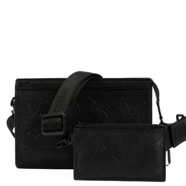shop 100% authentic second hand Louis Vuitton Black Gaston Wearable Wallet on Labellov.com