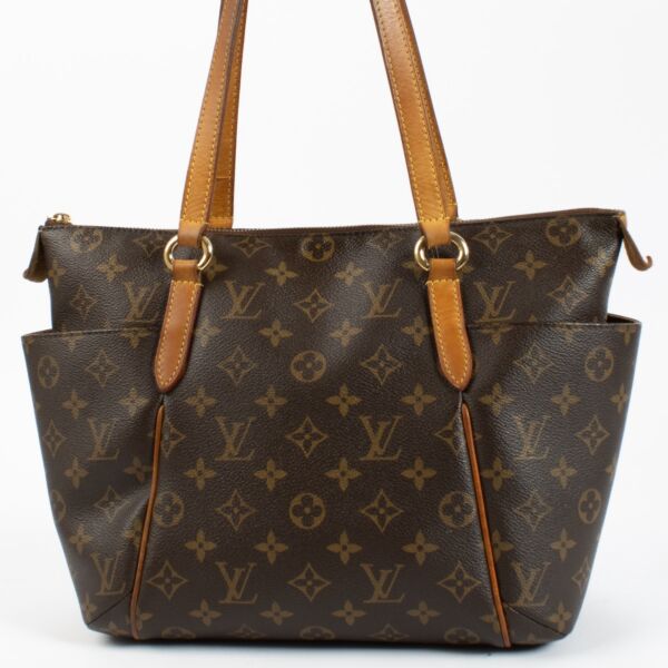 Louis Vuitton Monogram Shoulder bag