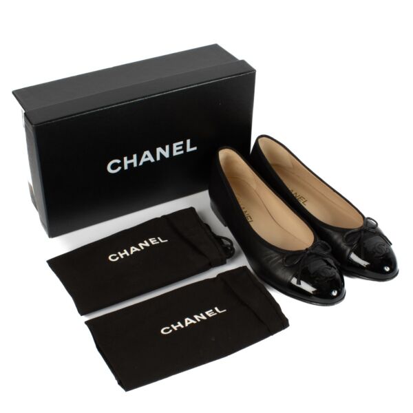 Chanel Black Leather Ballerinas - size 39