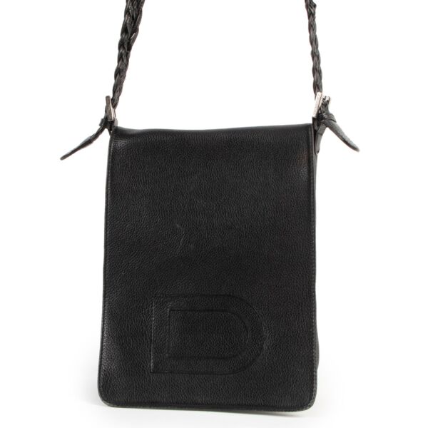 Buy online an authentic second hand Delvaux Black Louise Baudrier PM Tressé Crossbody Bag in preloved condition at Labellov in Antwerp. 