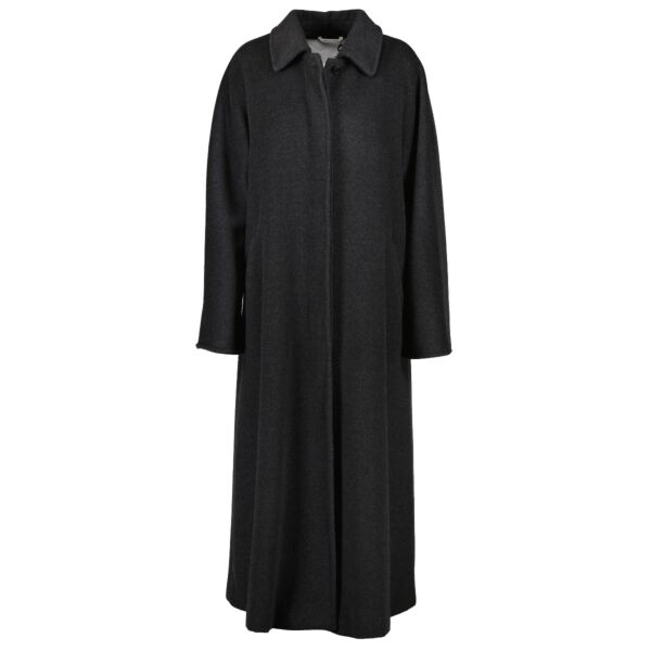 Shop now for your pre-loved, 100% authentic Max Mara coats, at Labellov.
