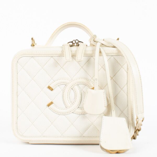 Authentic Preloved Chanel CC Filigree Matelasse Beige Caviar Vanity Case Bag on Labellov.com