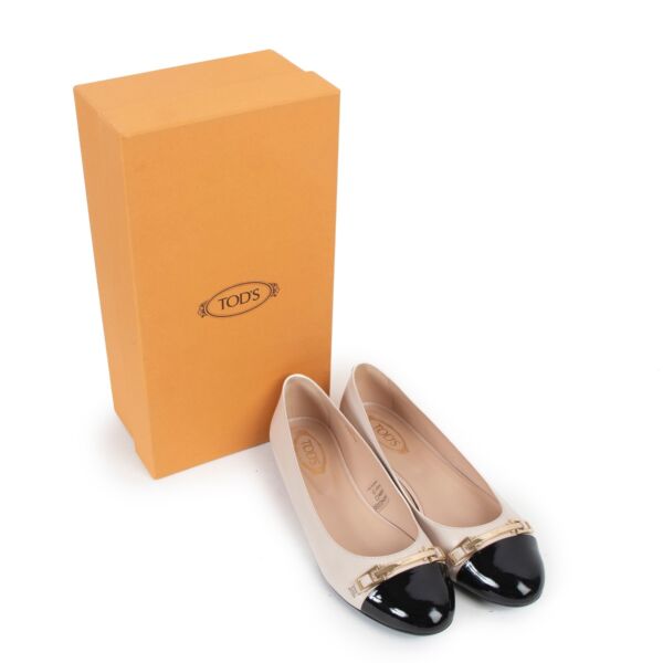 Tod's Beige/Black Leather And Patent Cap-toe Buckle Flats - Size 37,5