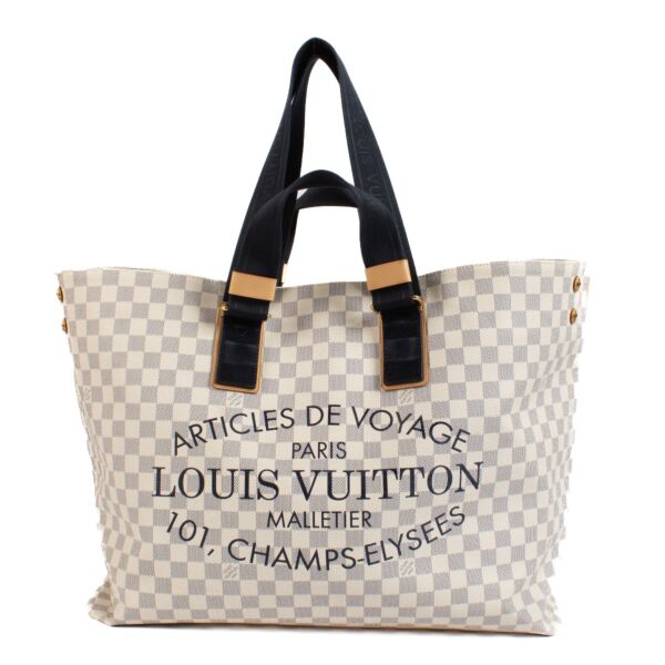 Shop safe online at Labellov in Antwerp, Brussels and Knokke this 100% authentic second hand Louis Vuitton Damier Azur Beach Cabas GM Bag