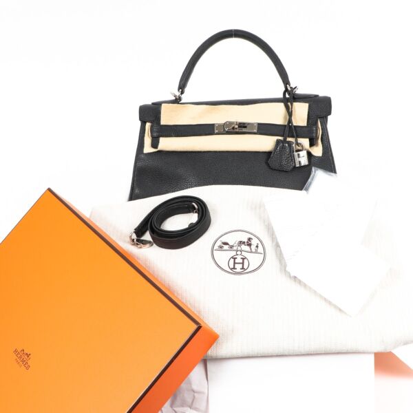 Hermès Kelly 32 Black Togo PHW
