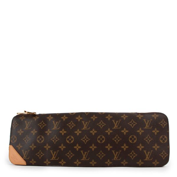 Shop safe online at Labellov in Antwerp this 100% authentic second hand Louis Vuitton Monogram Canvas 5 Tie Case