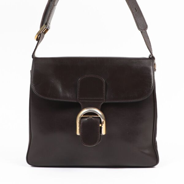 Buy an authentic second-hand Delvaux Brown Leather Shoulder Bag in preloved condition at Labellov in Antwerp.
