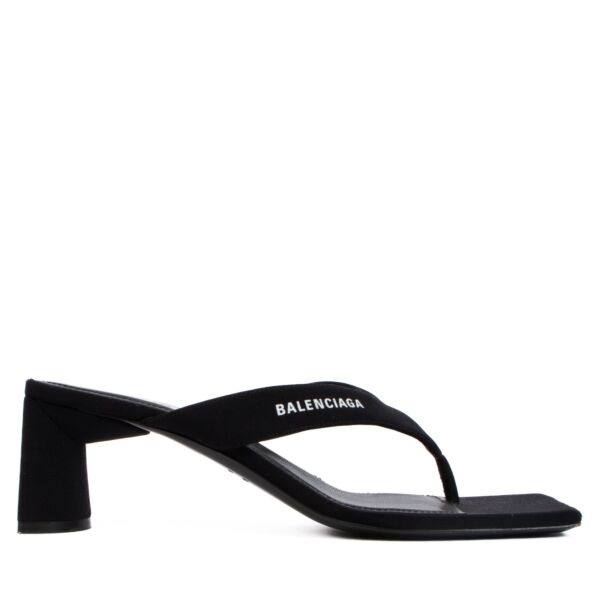 Shop safe online at Labellov in Antwerp, Brussels and Knokke these 100% authentic second Hand Balenciaga Black Double Square Thong Sandals - size 37,5
