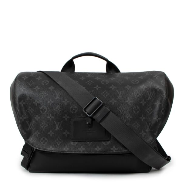 Louis Vuitton Fall/Winter 2016 Runway Messenger MM Voyager Monogram Eclipse