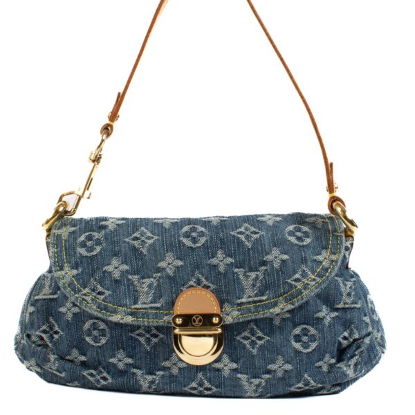 Shop safe online at Labellov in Antwerp, Brussels and Knokke this 100% authentic second hand Louis Vuitton Denim Monogram Pleaty Bag