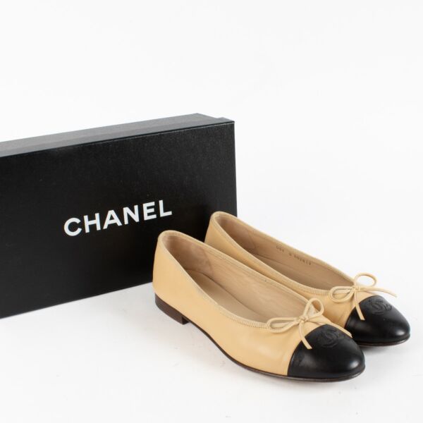 Chanel Two-Tone Ballerina Flats - size 38,5 