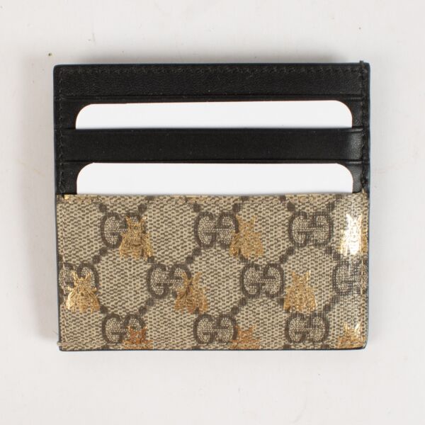 Authentic Preloved Gucci GG Supreme Bee Card Holder on labellov.com