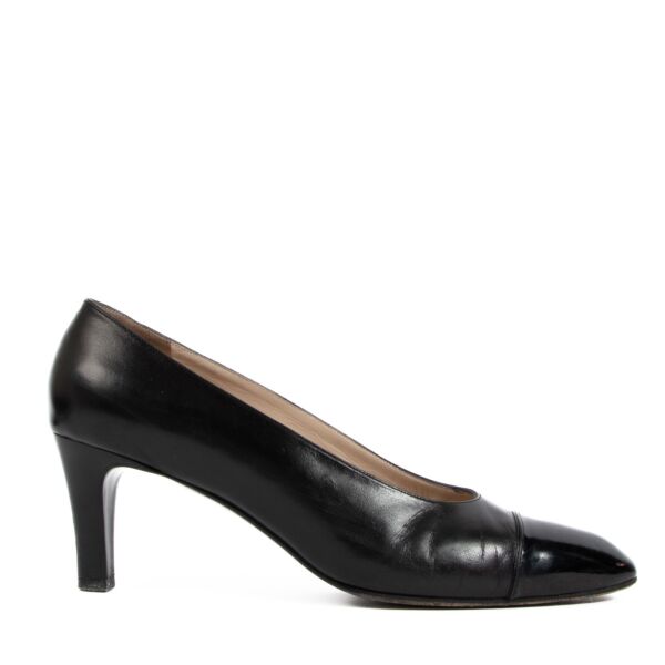 Chanel Spring 2000 Black Goatskin Patent Leather Toe Heel Pumps