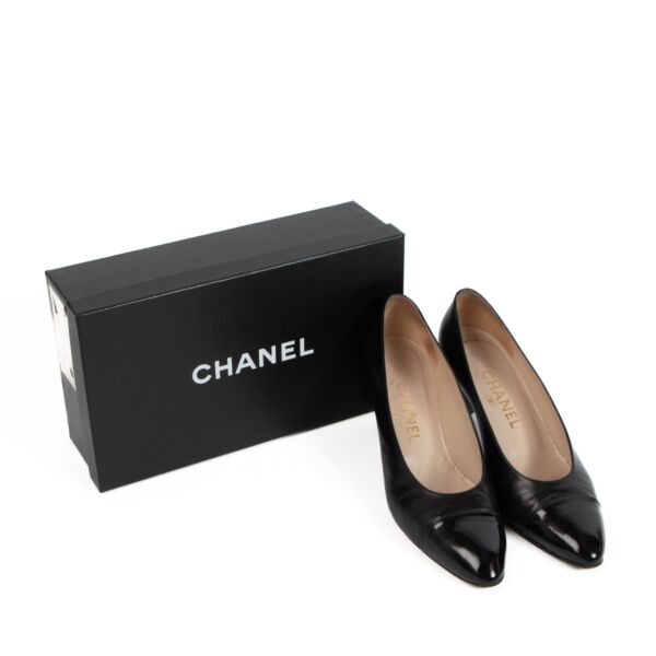Chanel Spring 2000 Black Goatskin Patent Leather Toe Heel Pumps - Size 39.5