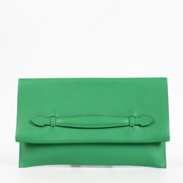 Shop the authentic Hermès Evercolor Pliplat Clutch second hand on Labellov.com.