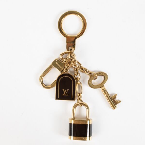Shop 100% authentic secondhand Louis Vuitton Gold Lock Keychain on Labellov.com