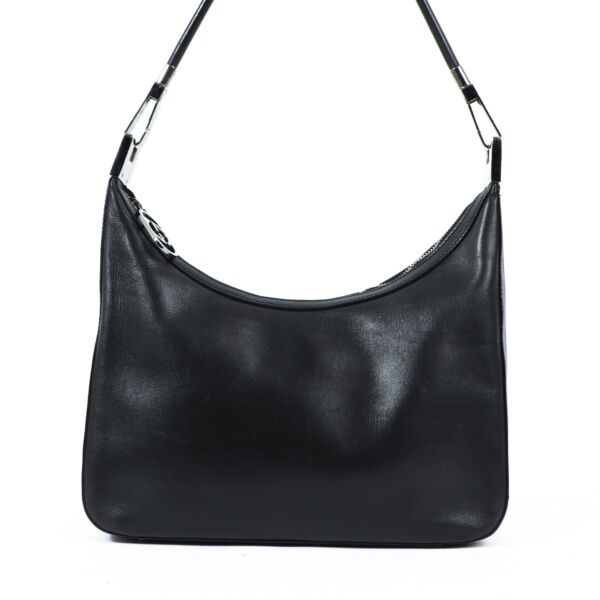 Buy an authentic second hand Gucci Black Leather Shoulder Bag in good condition at Labellov Antwerp. 