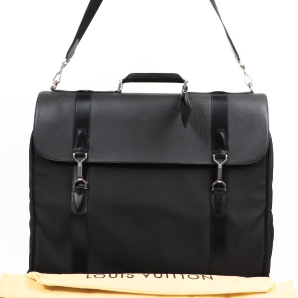 Louis Vuitton Black/Green Taiga Leather/Nylon Gibeciere Garment Bag