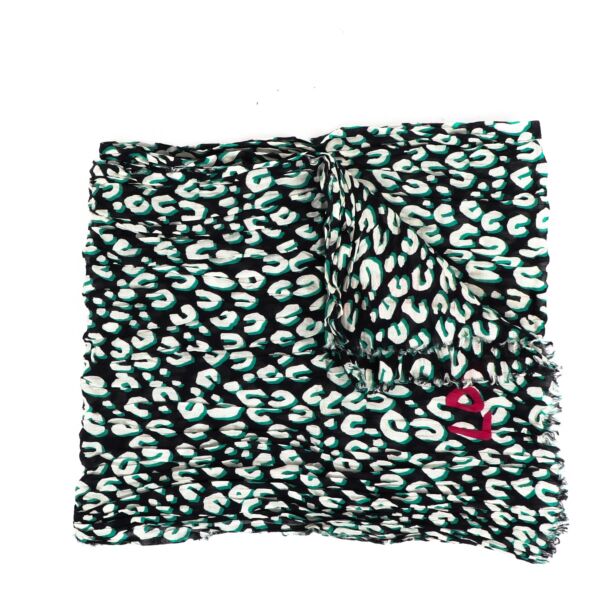 Buy an authentic Louis Vuitton Green Leopard Stephen Sprouse Cotton Scarf in very good condition at Labellov in Antwerp. 