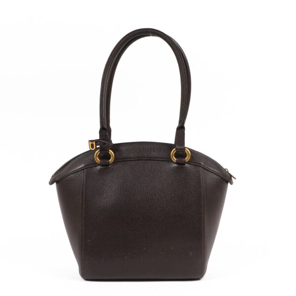 Buy an authentic second-hand Delvaux Brown Leather Charme Top Handle Bag in preloved condition at Labellov in Antwerp.
