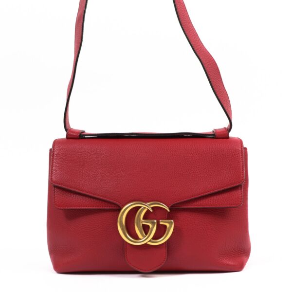 Buy an authentic second-hand Gucci Red Leather GG Crossbody Bag in very good condition at Labellov in Antwerp.