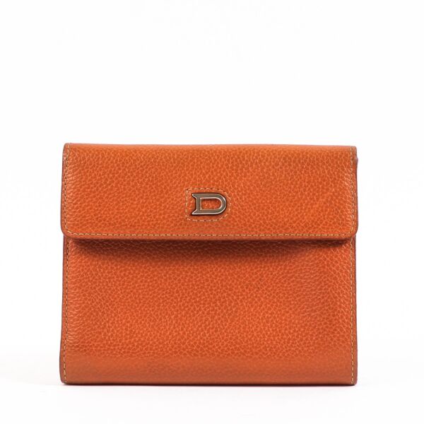 Shop safe online at Labellov in Antwerp this 100% authentic second hand Delvaux Fauve Leather Bingo Wallet 