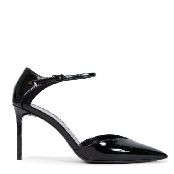 Saint Laurent Black Patent Leather Pumps - size 38 voor de beste prijs bij Labellov tweedehands luxe in Antwerpen.