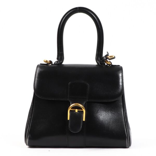 Buy this authentic second-hand vintage Delvaux Black Mini Brillant Bag at online webshop LabelLOV. Safe and secure shopping. Koop deze authentieke tweedehands vintage Delvaux Black Mini Brillant Bag bij online webshop LabelLOV.